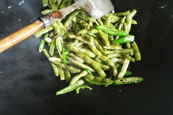 青椒绘扁豆的做法图解3