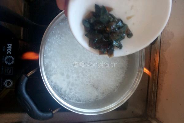 香菇皮蛋瘦肉粥的做法图解10