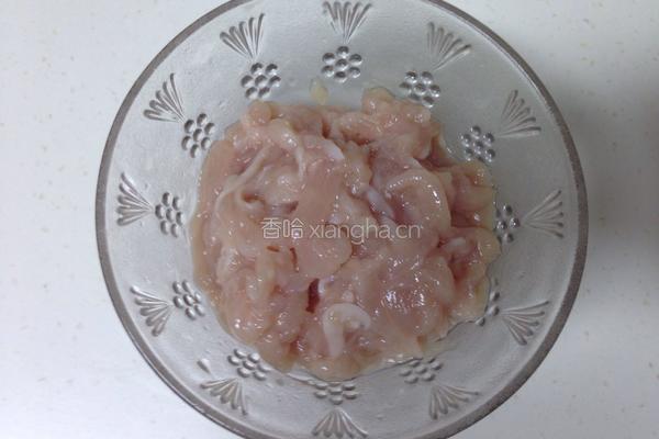 鸡丝虾米炒韭芯的做法图解2