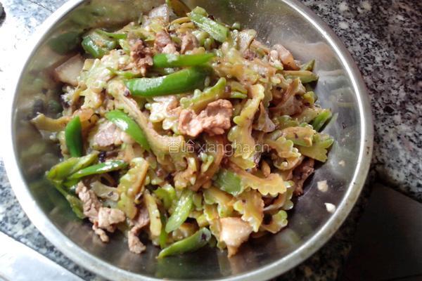 辣椒猪肉炒苦瓜的做法图解4