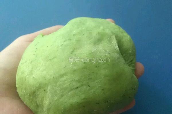 菠菜汁豆沙汤圆的做法图解1