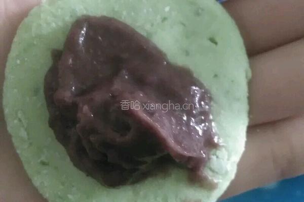 菠菜汁豆沙汤圆的做法图解2