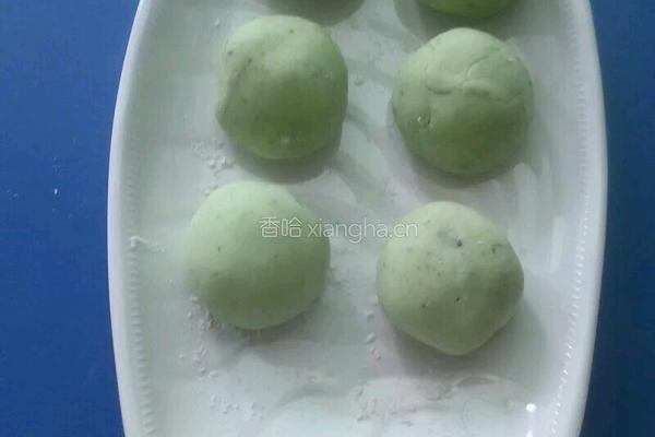 菠菜汁豆沙汤圆的做法图解3
