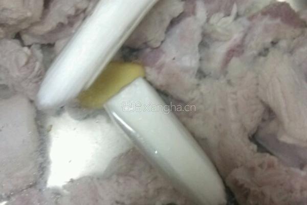 排骨玉米汤的做法图解2
