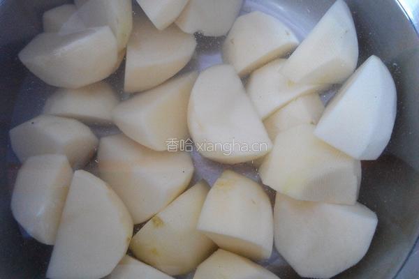 土豆炖排骨的做法图解3