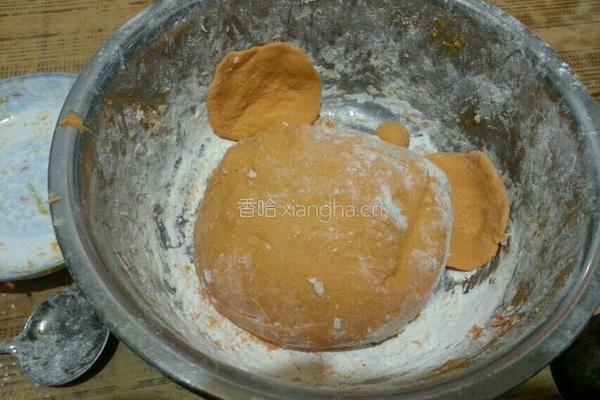 南瓜煎饼的做法图解1