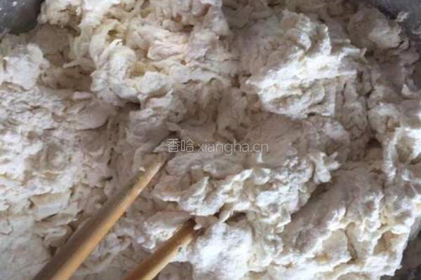 尖椒芹菜肉馅饺子的做法图解1