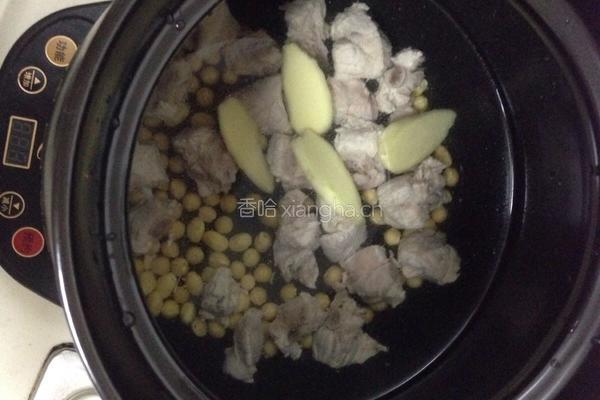 冬瓜黄豆煲排骨的做法图解4