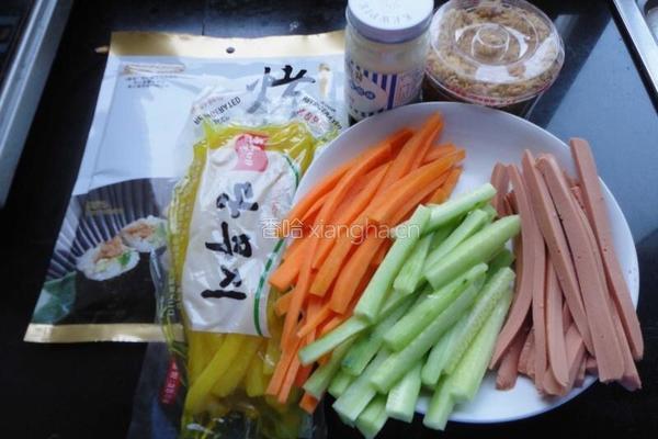 沙拉肉松寿司卷的做法图解4