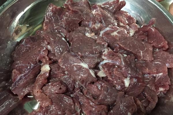 黑椒牛肉炒饭的做法图解1