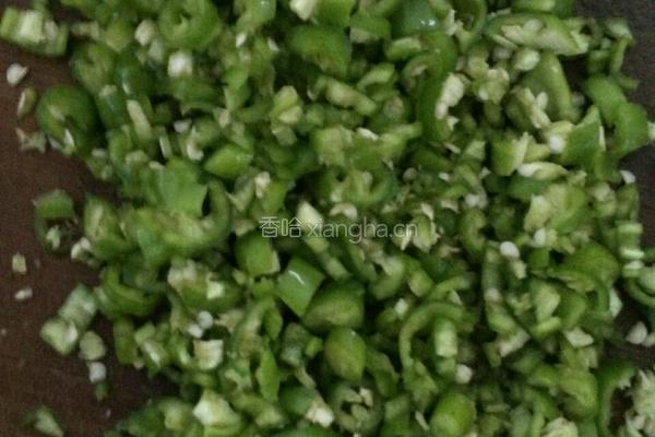 辣椒炒鸡蛋。的做法图解1