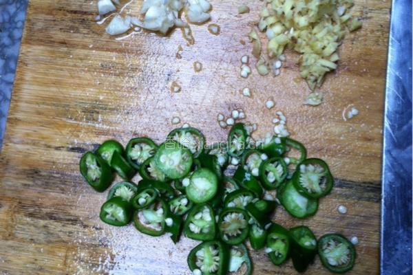 开胃下饭菜的做法图解3