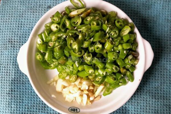 干豇豆炒肉末的做法图解3