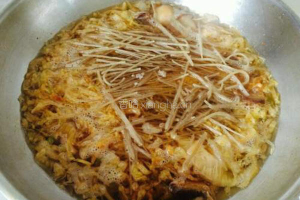 酸菜猪肉炖粉条的做法图解9
