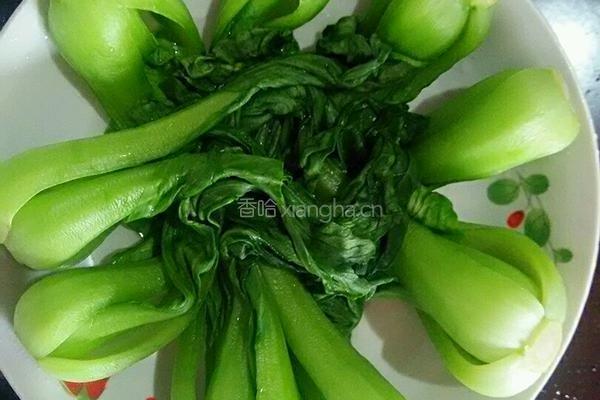 小油菜伴肉丸的做法图解1