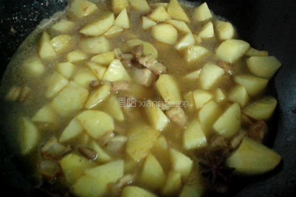 五花肉焖土豆的做法图解5