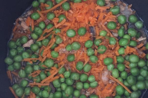 豌豆香姑香饭的做法图解3