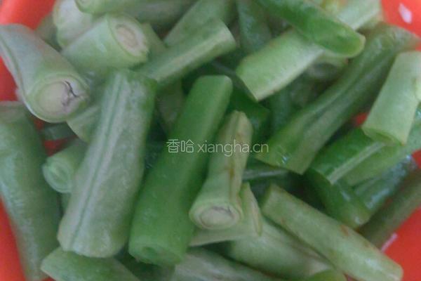 茄汁鸡蛋面的做法图解1