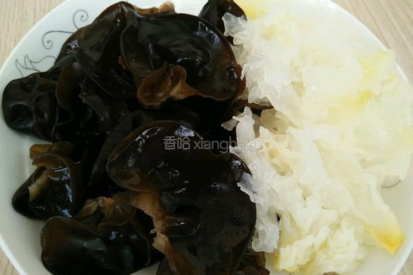 生椒凉拌黑木耳的做法图解3