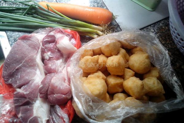 冬菇胡萝卜猪肉酿豆腐的做法图解1
