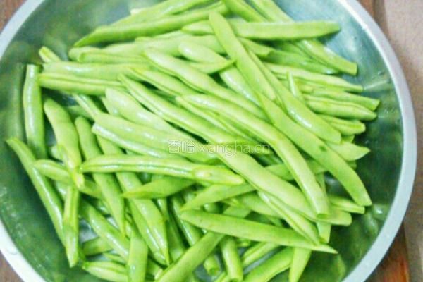 四季豆炒腊肠的做法图解4