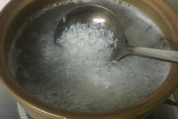 黑鱼片粥的做法图解3