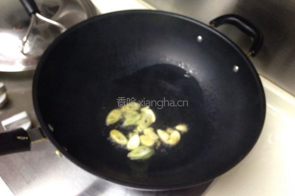 咸蛋白炖冻豆腐的做法图解3