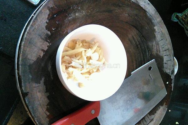 泡椒爆鸭胗的做法图解1