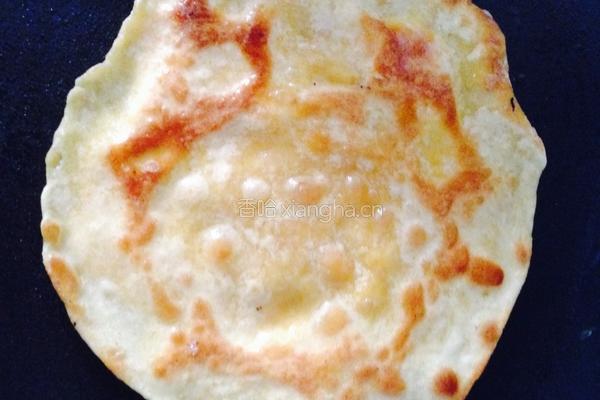 鸡蛋灌饼加肠的做法图解11