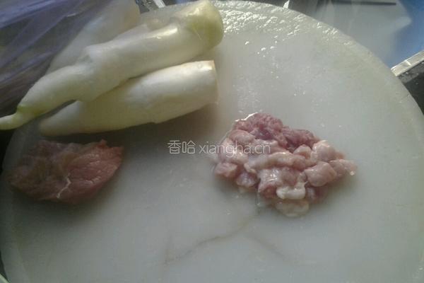 茭白炒肉丝的做法图解1