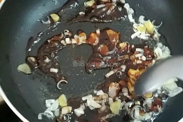 蚝油花菇扒海参的做法图解2