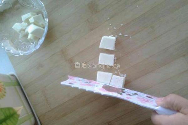 拔丝奶豆腐的做法图解1