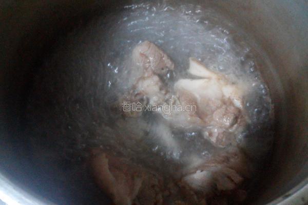 玉米毛豆骨头汤的做法图解2