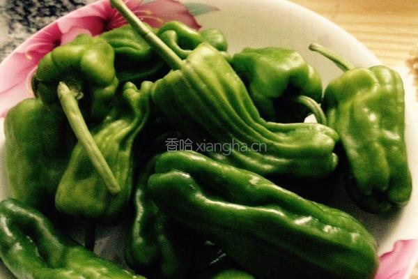 虎皮煎椒的做法图解1