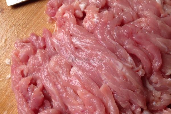 肉丝炒辣椒的做法图解3