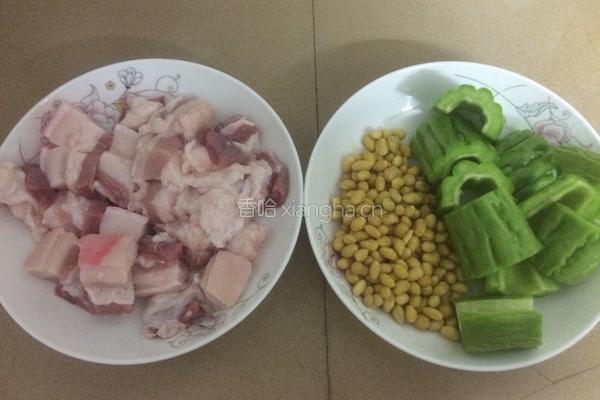 猪肉煲咸菜的做法图解1
