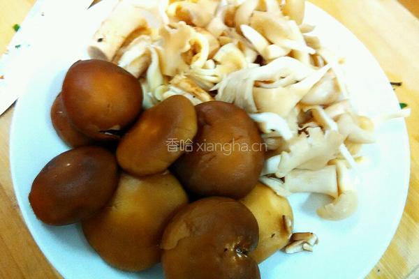 肉末炒杂菇的做法图解1