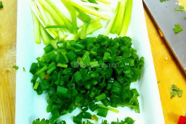 肉末炒杂菇的做法图解2