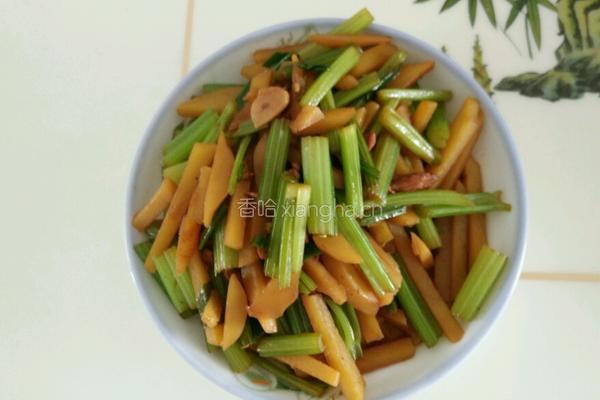 土豆爆芹菜的做法图解5