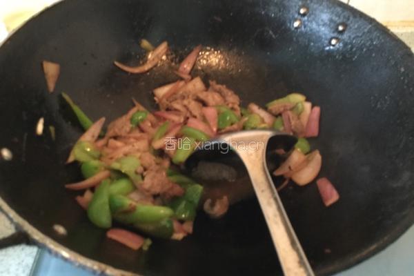 洋葱青椒牛里脊盖饭的做法图解4