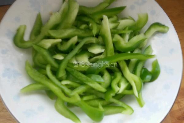 青椒炒肉丝的做法图解2