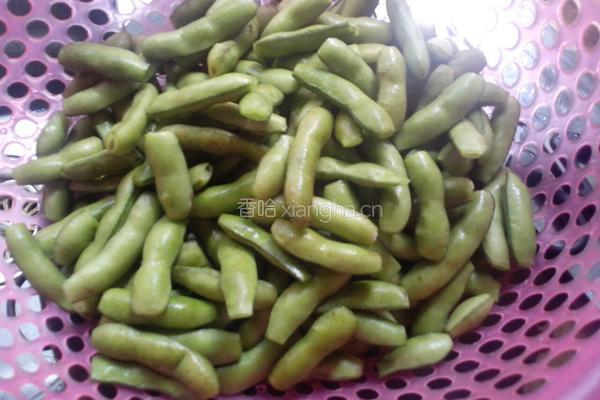 盐水毛豆的做法图解2