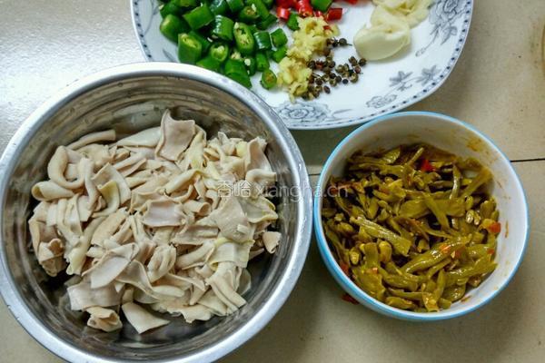 酸辣鸡肠的做法图解1
