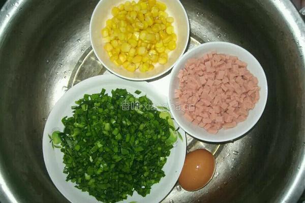 三色炒饭的做法图解2
