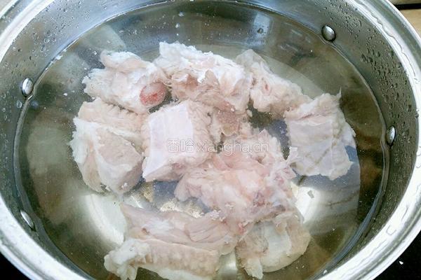土豆炖排骨的做法图解2
