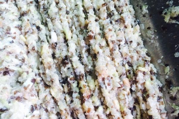 香菇猪肉水饺的做法图解4