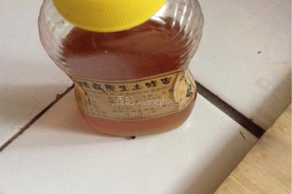 柠檬蜂蜜水的做法图解1
