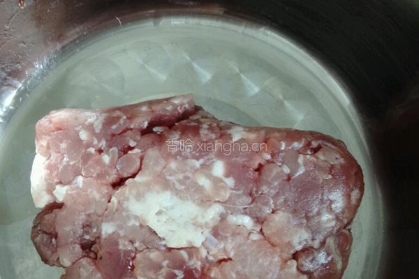 东北芹菜猪肉饺子的做法图解3
