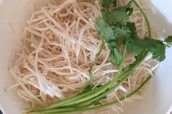 金针茹番茄蛋汤的做法图解1
