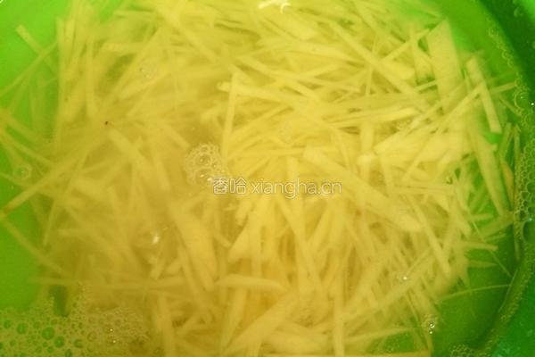 酸辣土豆丝的做法图解2